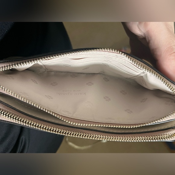 Kate Spade Beige Wallet w/ Retractable Gold Chain Crossbody - Picture 5 of 8